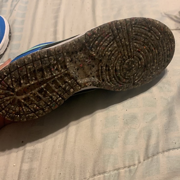 Nike Dunks size 5.5Y or kids and size 7 in women’s. - Picture 4 of 4